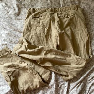 Skinny khaki Aeropostale pants size 5/6 short